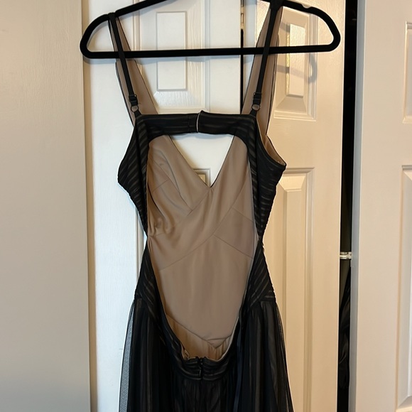 BCBG Black Evening gown size US 6 - Picture 3 of 4